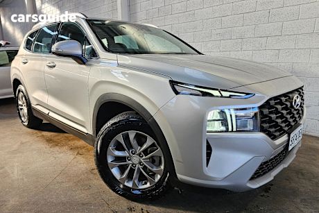 Silver 2023 Hyundai Santa FE SUV TM.V4 4X4