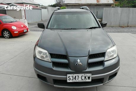 Grey 2005 Mitsubishi Outlander Wagon Ls