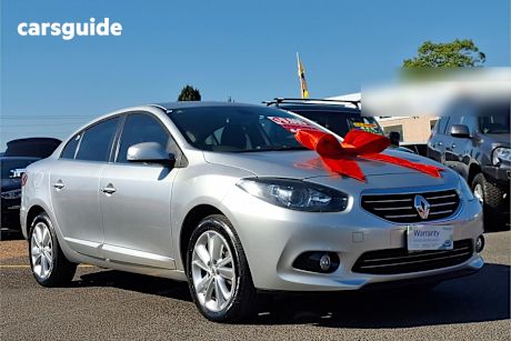 Grey 2014 Renault Fluence Sedan Dynamique
