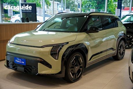 Green 2025 Kia Ev3 Wagon Gt-Line 2Wd Lr