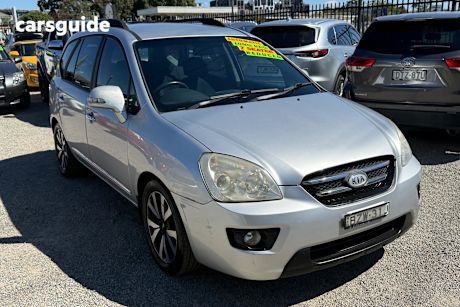 Silver 2010 Kia Rondo SUV EX F