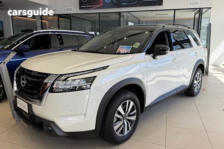White 2024 Nissan Pathfinder Wagon Ti (2Wd)