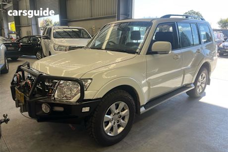 White 2021 Mitsubishi Pajero SUV GLX 4X4