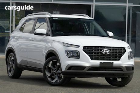 White 2023 Hyundai Venue Wagon Active