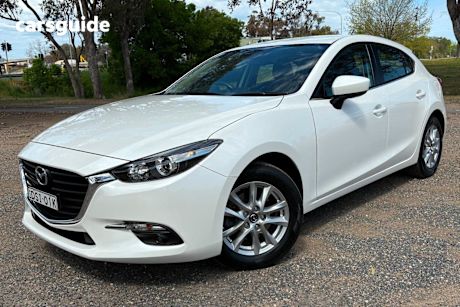 White 2017 Mazda Mazda3 Hatch MAXX F