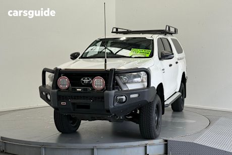 White 2022 Toyota Hilux Double Cab Pick Up Sr (4X4)