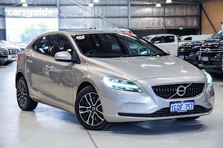 Beige 2018 Volvo V40 Hatch D2 MOMENTUM F