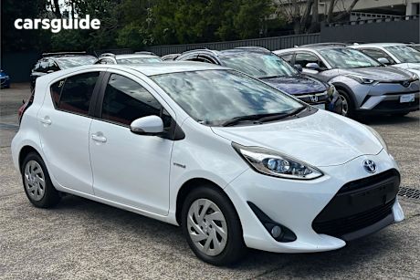 White 2017 Toyota Prius-C Hatch I-TECH F