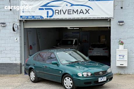 Green 2001 Toyota Corolla Liftback Ascent Seca