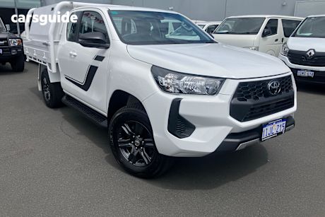White 2024 Toyota Hilux X Cab Cab Chassis Sr (4X4)