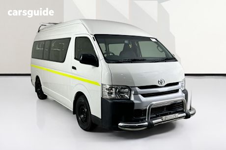 White 2019 Toyota HiAce Bus Commuter (12 Seats)