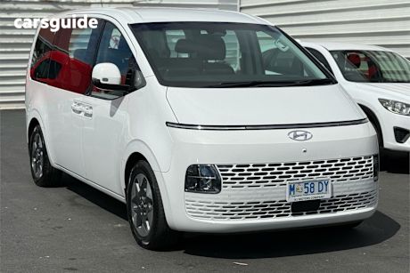 White 2022 Hyundai Staria SUV US4.V1 4X4