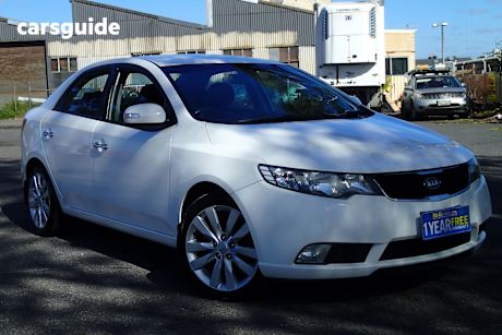 White 2010 Kia Cerato Sedan Sli