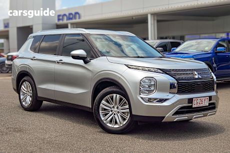 Silver 2022 Mitsubishi Outlander SUV LS F