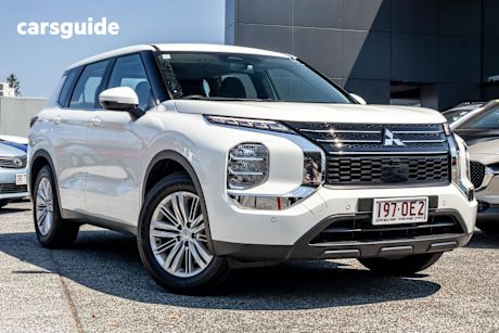 White 2023 Mitsubishi Outlander Wagon Es 5 Seat (2Wd)