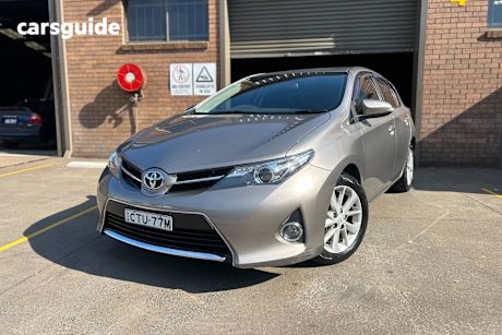 Bronze 2014 Toyota Corolla Hatchback Ascent Sport