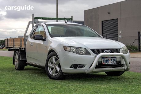 White 2010 Ford Falcon Cab Chassis (Lpg)