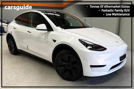 White 2025 Tesla Model Y SUV REAR-WHEEL DRIVE R