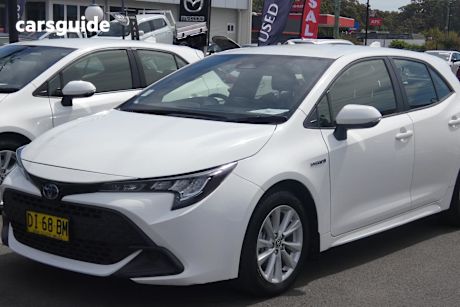 White 2023 Toyota Corolla Hatch ASCENT SPORT HYBRID F