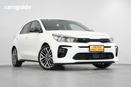 White 2023 Kia RIO Hatch GT-LINE F