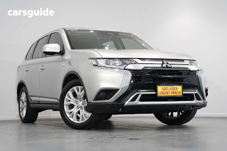 Silver 2020 Mitsubishi Outlander SUV ES F