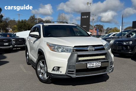 White 2016 Toyota Kluger Wagon Grande (4X4)