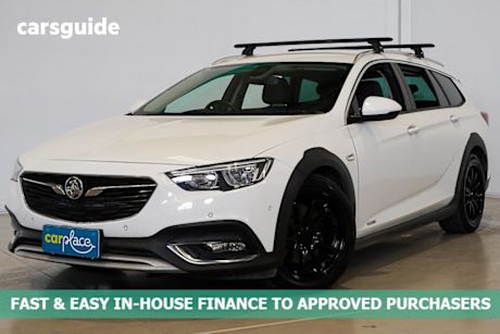 White 2018 Holden Calais Sportswagon Tourer