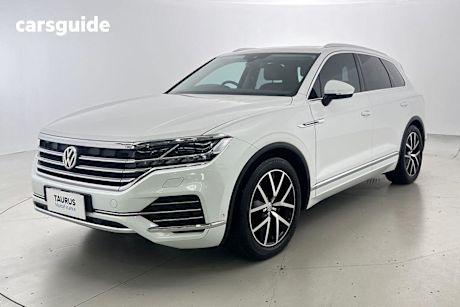 White 2019 Volkswagen Touareg Wagon Launch Edition