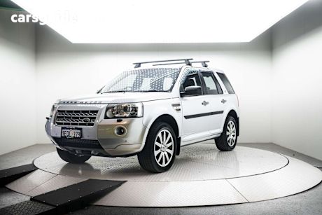 Silver 2010 Land Rover Freelander 2 Wagon Hse (4X4)