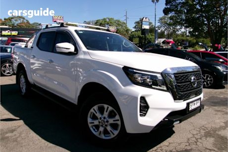 White 2023 Nissan Navara Dual Cab Pick-up St (4X2)