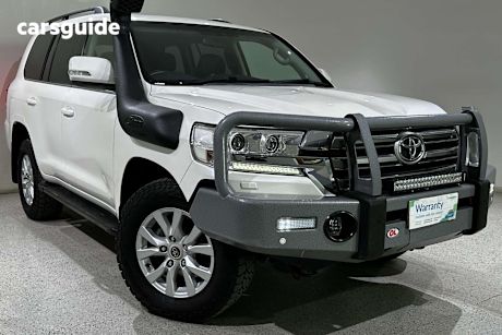 White 2017 Toyota Landcruiser SUV VX 4X4