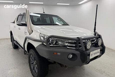 White 2017 Toyota Hilux Ute Tray SR5 4X4