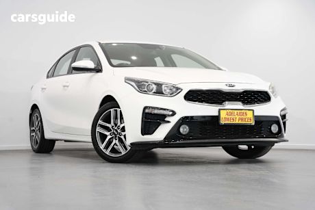 White 2018 Kia Cerato Sedan SPORT F