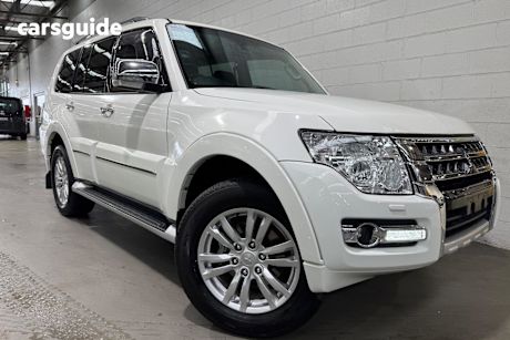 White 2020 Mitsubishi Pajero Wagon Exceeed (4X4) 7 Seat