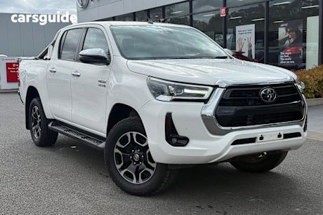 White 2020 Toyota Hilux Ute Tray SR5 4X4