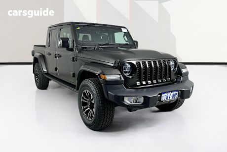 Black 2021 Jeep Gladiator Dual Cab Utility Overland (4X4)