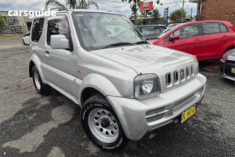 Silver 2011 Suzuki Jimny Wagon Sierra (4X4)
