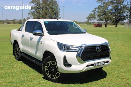 White 2021 Toyota Hilux Ute Tray SR5 4X4