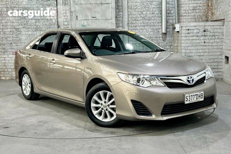 Gold 2015 Toyota Camry Sedan Hybrid H