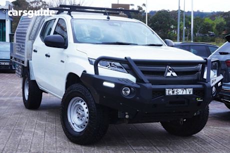 White 2022 Mitsubishi Triton Double Cab Chassis Glx (4X4)
