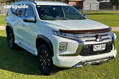 White 2020 Mitsubishi Pajero Sport Wagon Exceed (4X4) 7 Seat