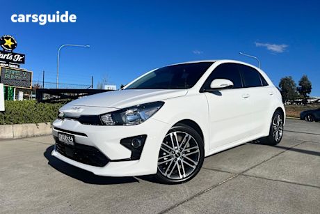 White 2021 Kia RIO Hatch SPORT F