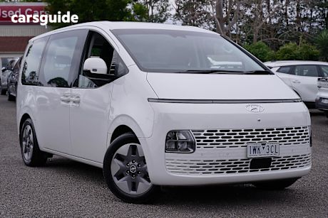 White 2022 Hyundai Staria Wagon
