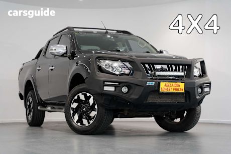 Black 2016 Mitsubishi Triton Ute Tray EXCEED 4X4