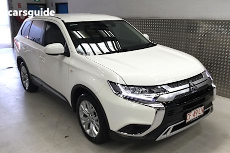 White 2021 Mitsubishi Outlander SUV ES 4X4