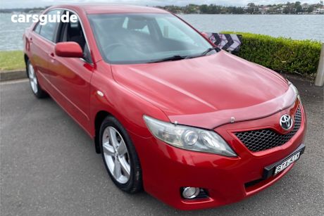 Red 2010 Toyota Camry Sedan ALTISE F