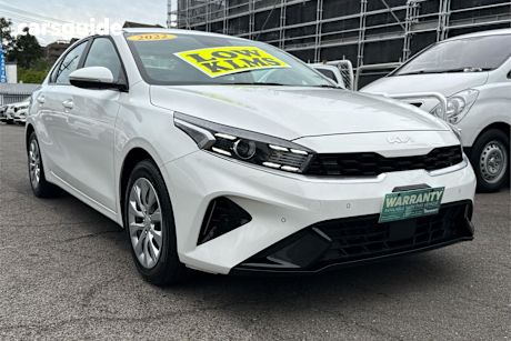 White 2022 Kia Cerato Sedan S