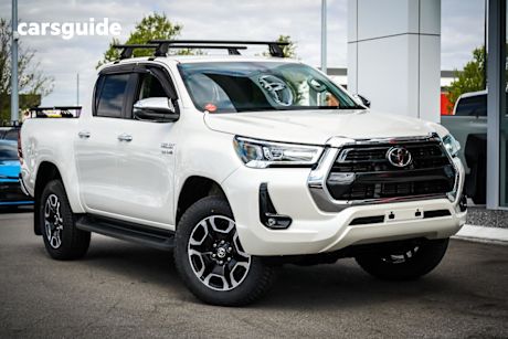 White 2022 Toyota Hilux Double Cab Pick Up Sr5 + Premium Interior (4X4)
