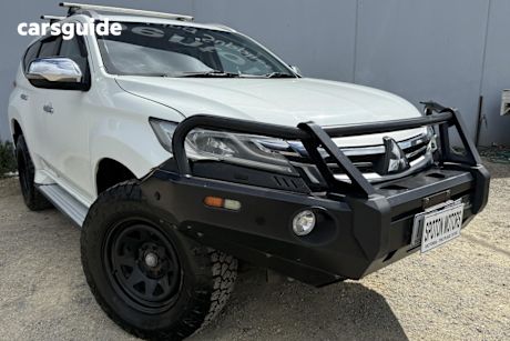 White 2015 Mitsubishi Pajero SUV GLX 4X4
