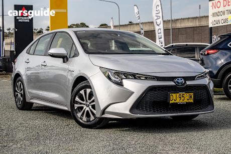 Silver 2020 Toyota Corolla Sedan ASCENT SPORT HYBRID F